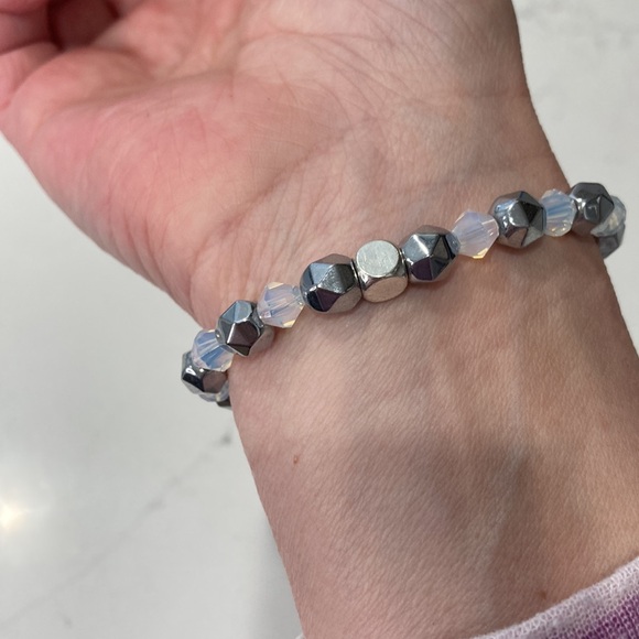 Iced silver lining bracelet- silver hematite with Opal crystals - Picture 5 of 6